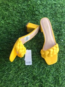 Beautiful mini heeled slippers