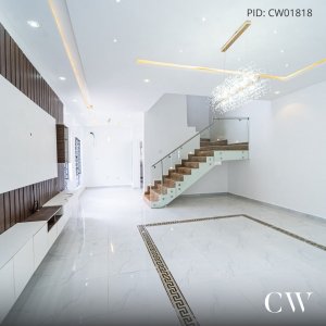 Luxury 5 Bedroom House