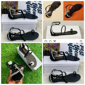 Rhinestone designed sandal
