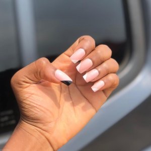 Luxe glue nails