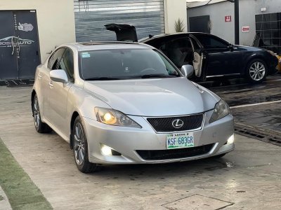 Nigerian used Lexus LS250 2007, thumbstart