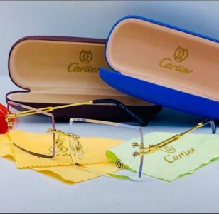 Full boxed shade unisex