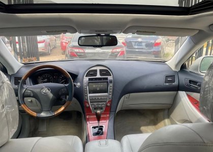 Lexus ES350 2008,  Nigerian used,  thumbstart, navigation screen,