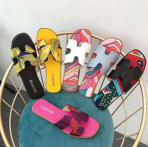 Ladies flats footwear