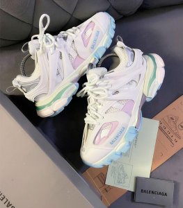 Designer sneaker