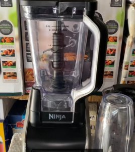 Auto IQ blender and smoothie blender