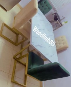 Contemporary 4 seater dinning set