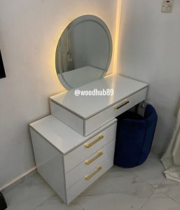 stunning vanity set and ottoman.