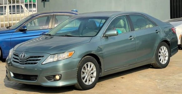 Toyota Camry SE